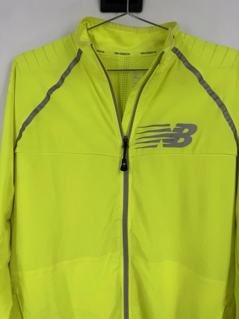Men’s New Balance Beacon High Vis Running Jacket Yellow Size Medium